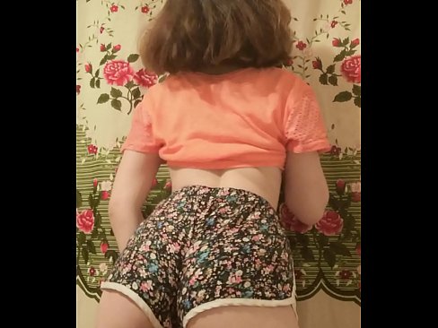 ❤️ Sexy jonge babe die haar short uittrekt voor de camera ❤ Fucking video at us