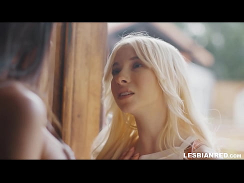 ❤️ Meisje komt een paar maanden later thuis en eindigt met het eten van haar stiefmoeders poesje ❤ Fucking video at us
